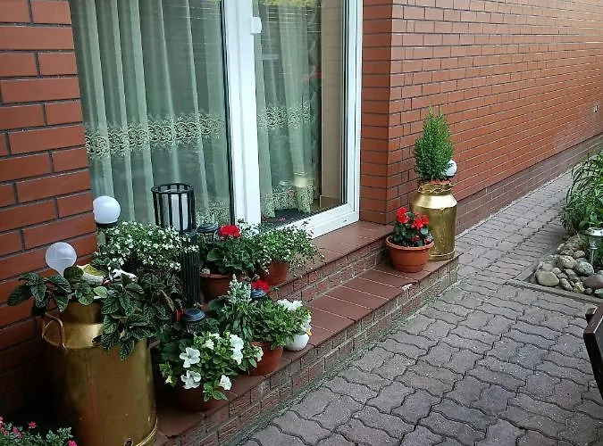 Ogrodek U Eli Apartment *